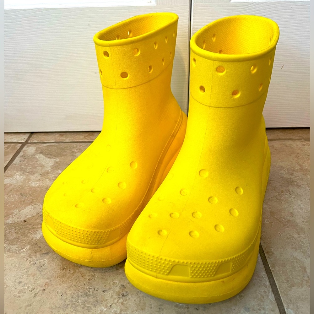 Crocs Classic Crush Boot Fuchsia Yellow Rain Boot Lightweight Waterproof